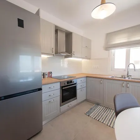Up The Stairs Renovated With Sea View Apartment