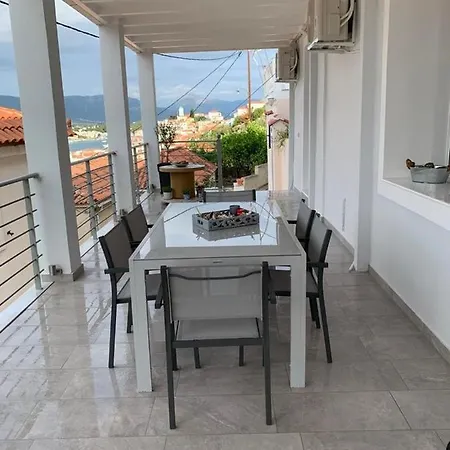 Up The Stairs Renovated With Sea View Apartment Poros Town